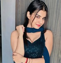 Dua Khan - puta in Karāchi Photo 1 of 4