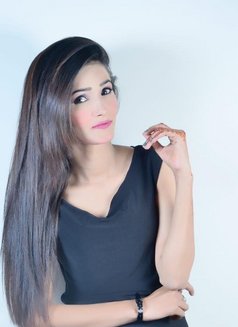 Dua Pakistani Model - puta in Dubai Photo 1 of 6