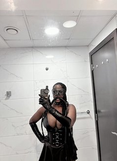 Dubai Bdsm Goddess Sophie - puta in Dubai Photo 5 of 7