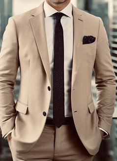 Dubai Businessman - Acompañantes masculino in Dubai Photo 1 of 2