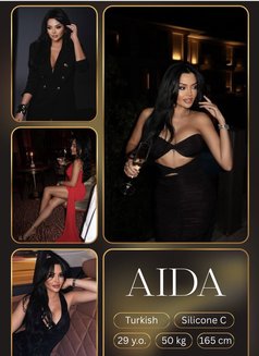 Dubai Charms - Agencia de putas in Dubai Photo 2 of 22