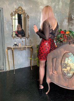 Dubai Fetish BDSM Mistress Nuar - dominatrix in Dubai Photo 28 of 30