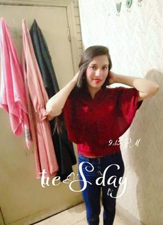 Dubai Hot Escorts - escort in Dubai Photo 4 of 7
