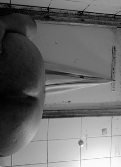 Dubai Slave - Male escort in Dubai Photo 10 of 11