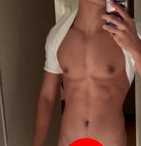 Dubai Stallion - Male escort in Dubai