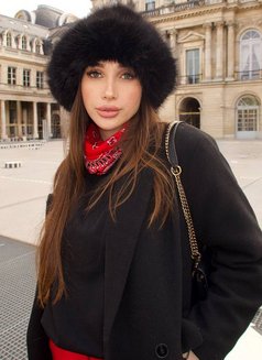 Dublie - Transsexual escort in London Photo 4 of 12