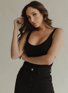 Dublie - Transsexual escort in London Photo 7 of 12