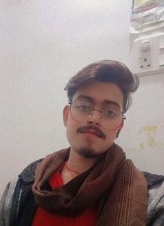 Dugu - Male escort in New Delhi Photo 2 of 3