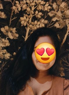 Dul - escort in Dubai Photo 3 of 5