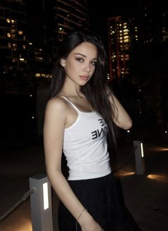 Dulcinea - puta in Dubai Photo 1 of 6