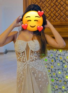 Dulshi - escort in Colombo Photo 2 of 3