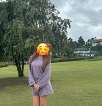 Dulshi - escort in Colombo