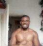 Dum’s Touch - masseur in Lagos, Nigeria Photo 3 of 5