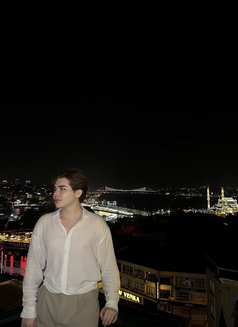 Dunyazade - Male escort in İstanbul Photo 4 of 6