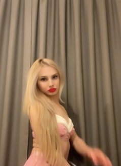 Duru - Transsexual escort in London Photo 7 of 11