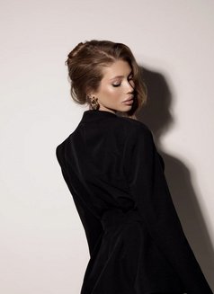 Duru - puta in İstanbul Photo 4 of 4