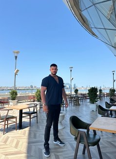 Dürüst eğlenceli adam - Male escort in Baku Photo 16 of 22