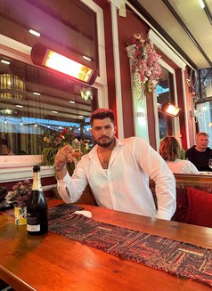 Dürüst eğlenceli adam - Male escort in Baku Photo 22 of 22