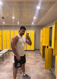 Dürüst eğlenceli adam - Male escort in Tirana Photo 17 of 21