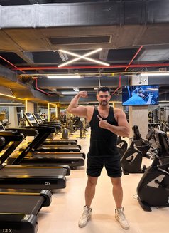 Dürüst eğlenceli adam - Male escort in Tirana Photo 20 of 21