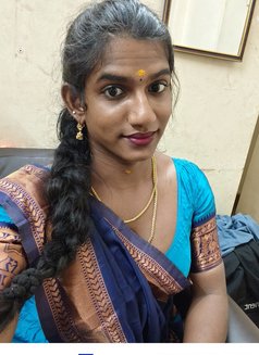 Dusky Karthika - Transsexual escort agency in Chennai Photo 3 of 3