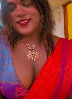 Dusky Malliga - Transsexual escort in Coimbatore Photo 8 of 12