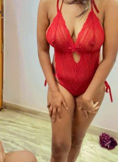 Dusty beauty riya02 - Intérprete de adultos in Noida Photo 2 of 2