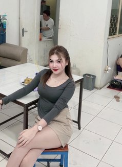 Dwita - escort in Surabaya Photo 4 of 5