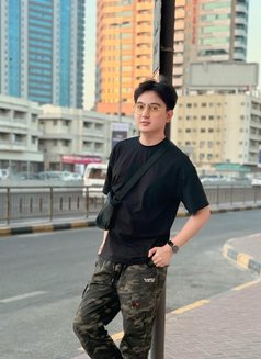 Dylan - Male escort in Manila Photo 2 of 7