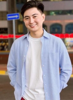 Dylan - Male escort in Manila Photo 3 of 7