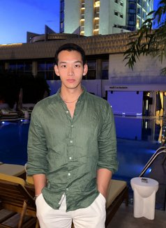 Dylan - Male escort in Dubai Photo 5 of 5