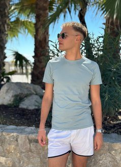 Dylan - Acompañantes masculino in Dubai Photo 9 of 15