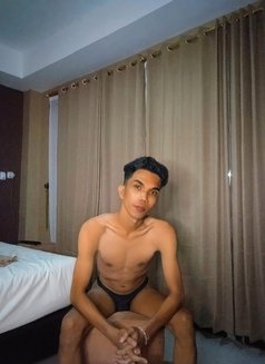 Dylan Muller - Male escort in Bali Photo 4 of 11
