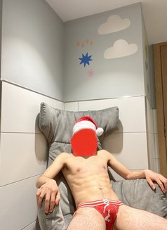 Dyler - Male escort in London Photo 1 of 5