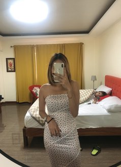Dyna - escort in Manila Photo 6 of 7