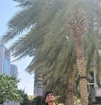 Dyu - Acompañantes masculino in Dubai