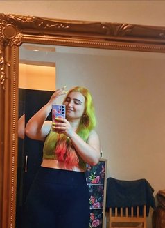Ealing Broadway - Massage & waxing - masseuse in London Photo 11 of 11