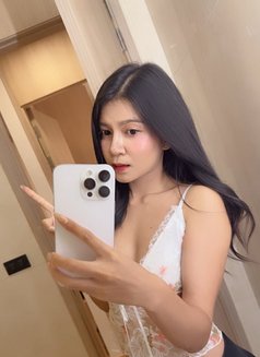 Earn - escort in Bangkok Photo 4 of 7