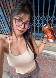 Earn - escort in Bangkok Photo 5 of 7