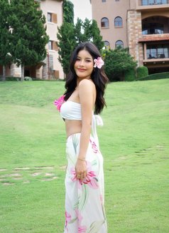 Earn - escort in Bangkok Photo 4 of 14