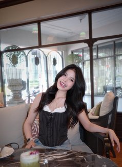 Earn - escort in Bangkok Photo 9 of 14