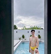 Earth - Acompañantes masculino in Hong Kong