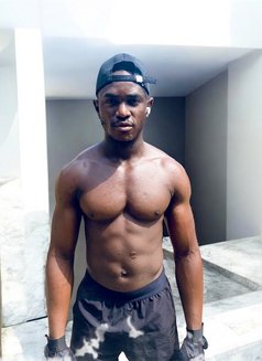 Eben - Male escort in Dubai Photo 1 of 4