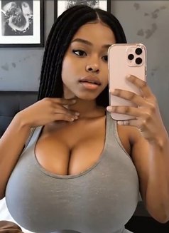 Ebony - escort in Bangkok Photo 3 of 4