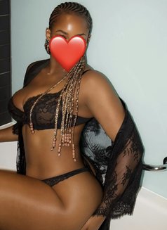 Ebony princess available for web cumsex - puta in Pattaya Photo 5 of 6