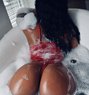 New Ebony Queen Squirt Hottie, Santa - puta in Singapore Photo 1 of 3
