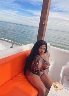 Ebonycaramel - Acompañantes transexual in Madrid Photo 2 of 9