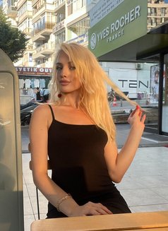 Ece - puta in İzmir Photo 3 of 5