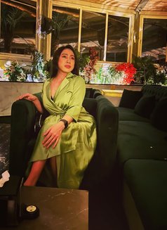 Echann Versatile - Transsexual escort in Mumbai Photo 2 of 8