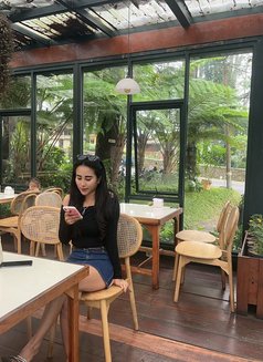 Vanesh - puta in Bali Photo 6 of 6